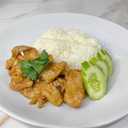 ข้าวหมูกระเทียมพริกไทย