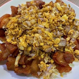 หมูทอดกระเทียมราดข้าว ทีเด็ด เข้มข้น สั่งเหอะงับเตง