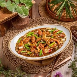 หอยแมลงภู่ผัดพริกขี้หนูสด