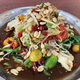 ตำซั่วผักลวกถั่วคั่ว