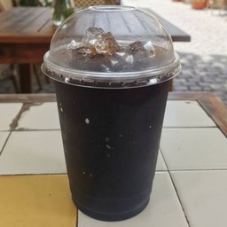 โอเลี้ยงใส่แก้วโอ่ง