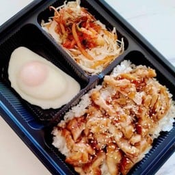 เซ็ตข้าวหมูกิมจิไข่ดาว