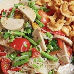 ตำซั่วเส้นเล็กหมูยอแคบหมู