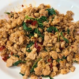 ครัวบ้านเรากับกะเพราพริกแห้ง