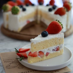 สตอเบอรี่ครีมสด สอดไส้สตอเบอรี่สด