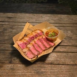 เนื้อย่างแบล็คแองกัสจิ้มแจ่ว