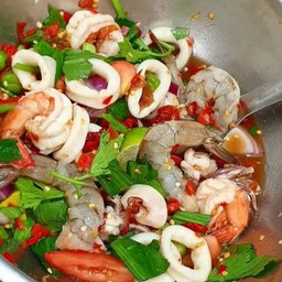 ยำแอบแซ่บ เอมิจัง ยำแอบแซ่บ เอมิจัง2