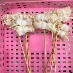 สามชั้นพันเห็ดเข็มทอง