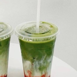 ชาเขียวนมสดสตอเบอรี่