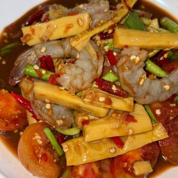 ตำหน่อไม้กุ้งสดปลาร้า