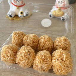 หมี่กรอบ