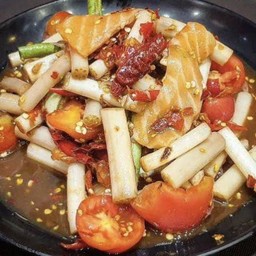 ตำไหลบัวแซลมอน