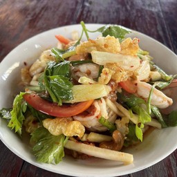 ยำ 3 กรอบ