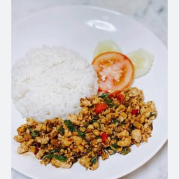 ข้าวกระเพราไก่ chicken basil rice