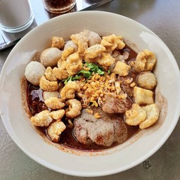 ก๋วยเตี๋ยว เรือโคตรกากเจียว