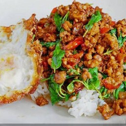 กระเพราหมูสับ