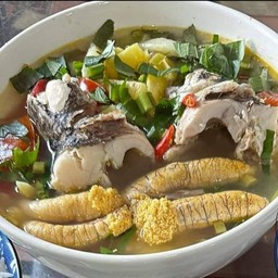 ต้มยำปลาช่อนไข่ปลา [តុំយាំត្រីរស់ពងត្រី]