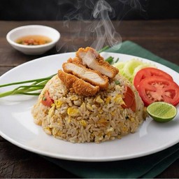 ข้าวผัดอกไก่ทอด