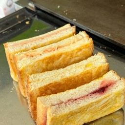 แซนด์วิชย่างหล่อโรง