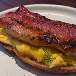 เบค่อนแอนด์เอ้ก Bacon n’ Egg