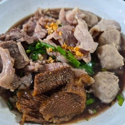 ก๋วยเตี๋ยวยายอ้อน