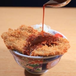 เซ็ตข้าวหน้าหมูทอดทงคัตสึราดซอส Katsu Don