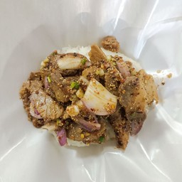 ข้าวเหนียวหน้ายำหมูแซบ