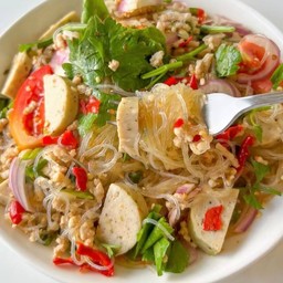 เรียบราง ยำแซ่บ