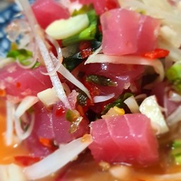 ยำปลาทูน่าญี่ปุ่น