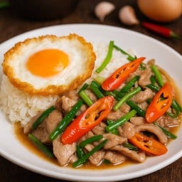 ข้าวราดผัดน้ำมันหอย