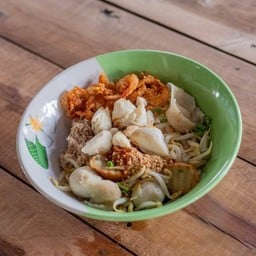 เกี้ยวปลาต้มยำปู