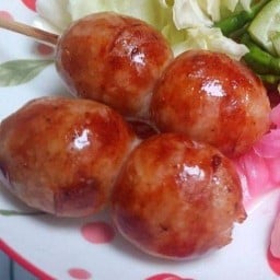 กินไรดี ( แหนม + ไส้กรอกอิสาน) ย่างใหม่ร้อนๆทุกออเดอร์ เลียบมอเตอร์เวย์