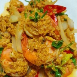 กุ้งผัดผงกะหรี่