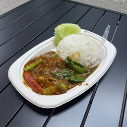 ข้าวราดเครื่องแกงปลากระป๋อง