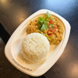 ข้าวราดผัดซอสสุกี้