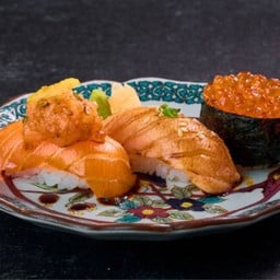 ชุดซูชิปลาแซลมอนรวม