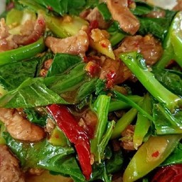 ข้าวคะน้าเนื้อสด