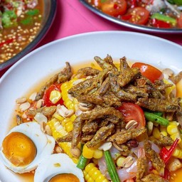 ตำไทยข้าวโพดไข่เค็มปลากรอบ