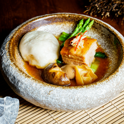 stew pork belly with soy sauceหมูสามชั้นคาบูโตะ