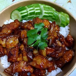 หมูหวายสามชั้น ราดข้าว