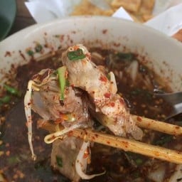 ก๋วยเตี๋ยว ดู๋ดี๋ ชักธง (รุ่นที่ 3) ทุ่งสง ตรงข้ามเซเว่นหน้าพานิช
