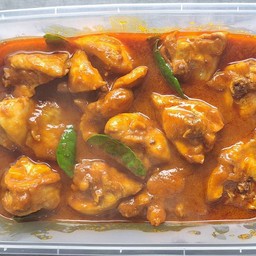 Stir Fried Chicken With Southern Curry Paste