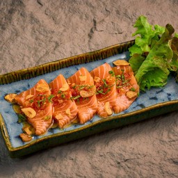 ยำแซลมอน