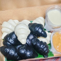 หมั่นโถวครัวซองต์ มินิ  (รวม 2 รส) 10 ลูก พร้อมดิปสังขยา