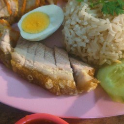 ข้าวหมูแดง-หมูกรอบ