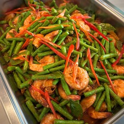 ผัดพริกแกงกุ้ง