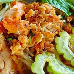 ก๋วยเตี๋ยวไก่ทอด