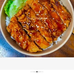 ข้าวไก่กรอบราดซอสเทอริยากิ