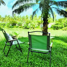 วิวทะเลสาป มุมสบายๆ ระหว่างทานอาหารและเครื่องดื่มเย็น