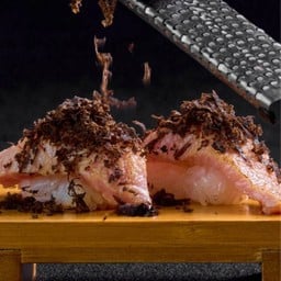 ซูชิโอโทโร่เผาไฟและทรัฟเฟิล